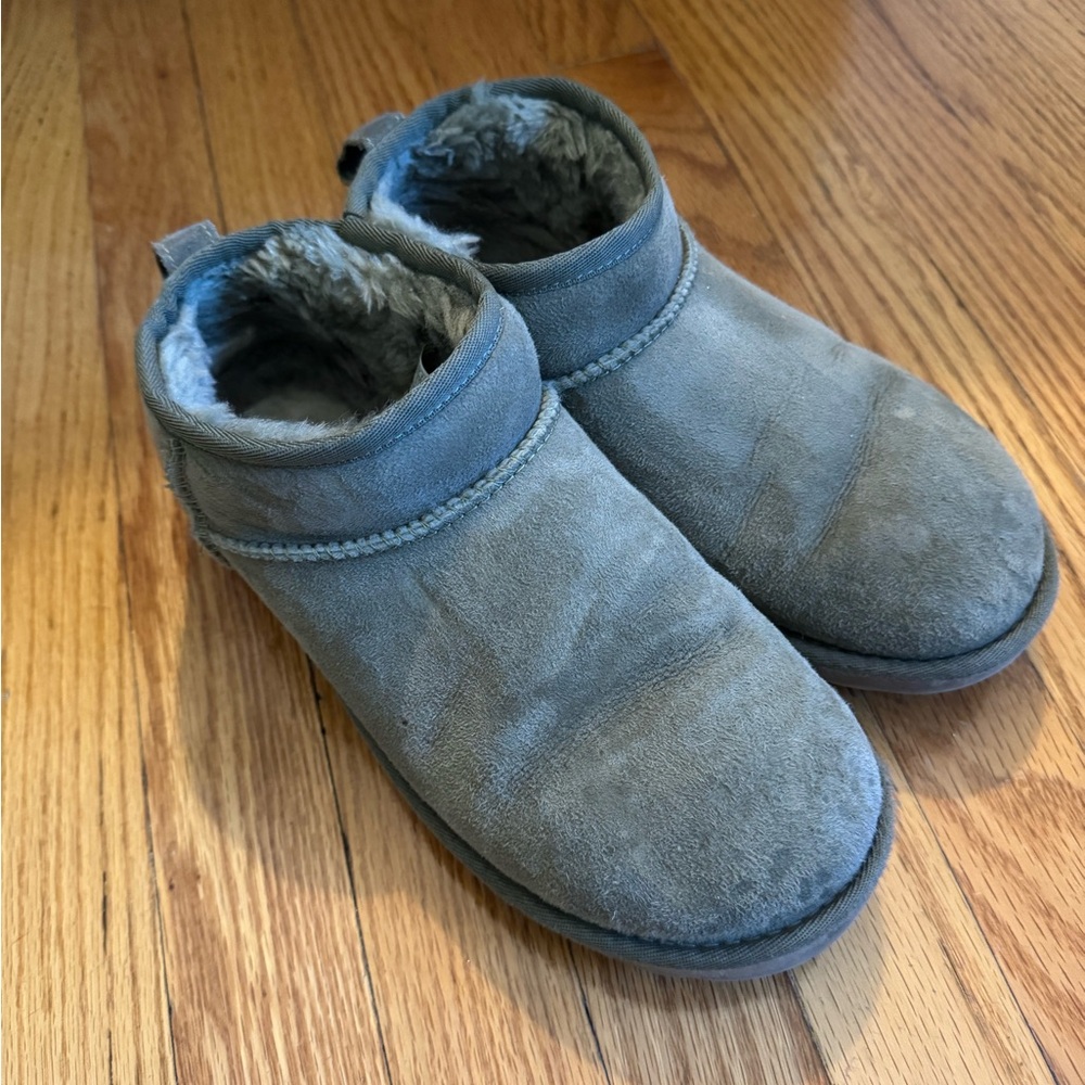 UGG Classic Ultra Mini in Moss Green
